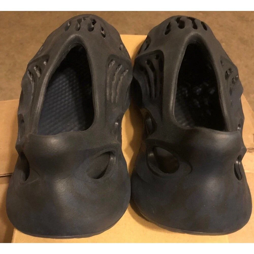 Yeezy Foam Runner “Mineral Blue” Size 4